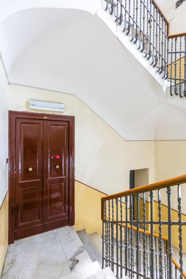 Central Station Family Apartment By Wonderful Italy Неаполь Экстерьер фото
