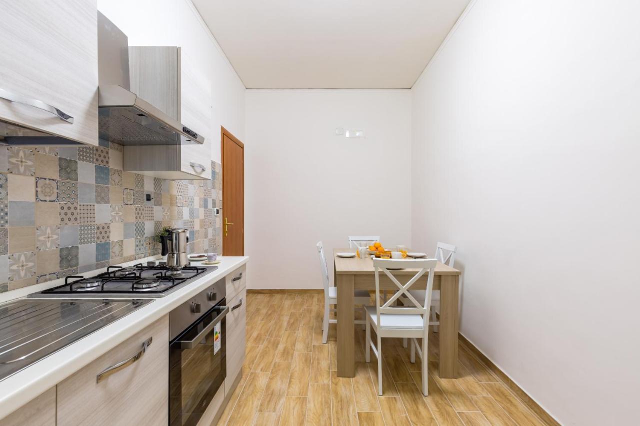 Central Station Family Apartment By Wonderful Italy Неаполь Экстерьер фото